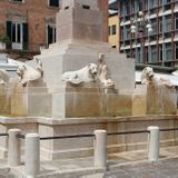 30 Fontana dei Leoni